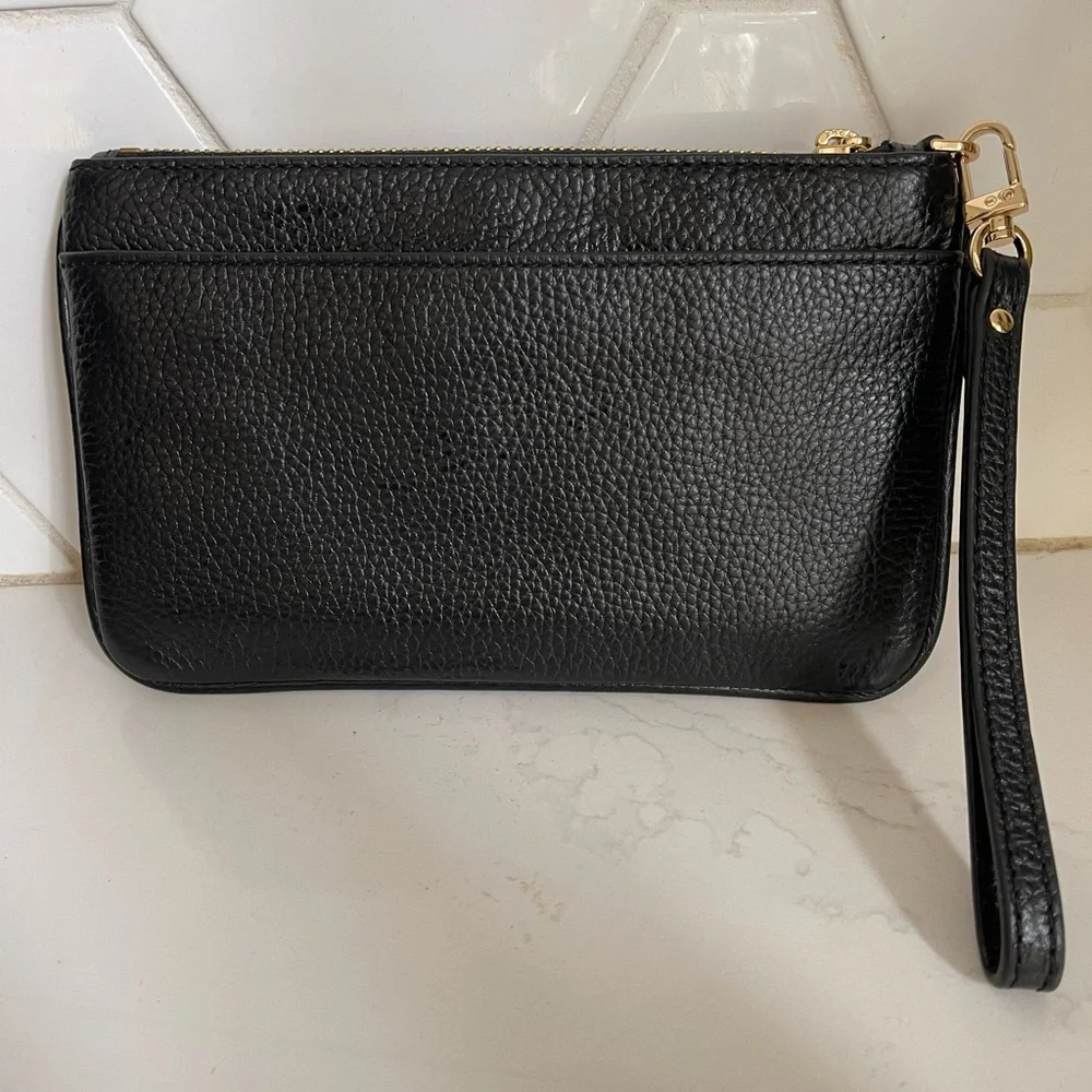 Michael Kors Jet Set Clutch Wristlet Excellent condition!